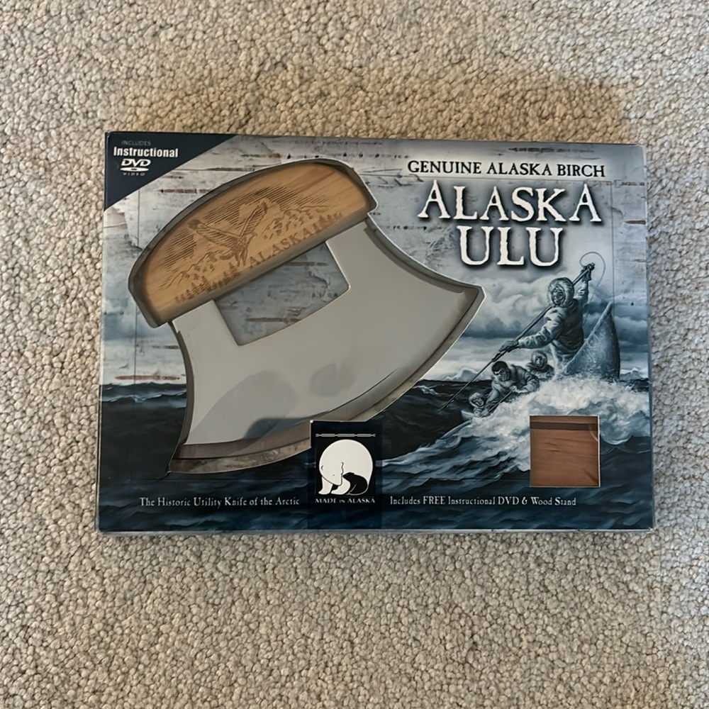 Alaska ULU knife with stand